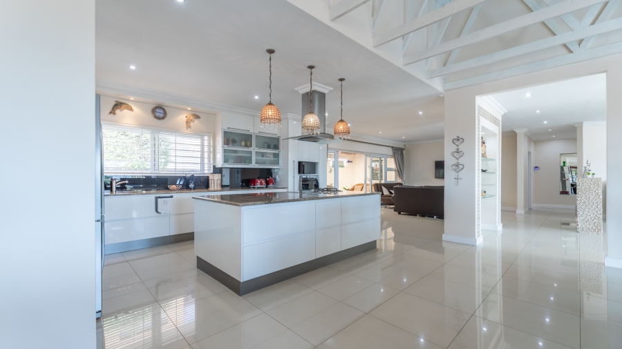 5 Bedroom Property for Sale in Plattekloof 2 Western Cape